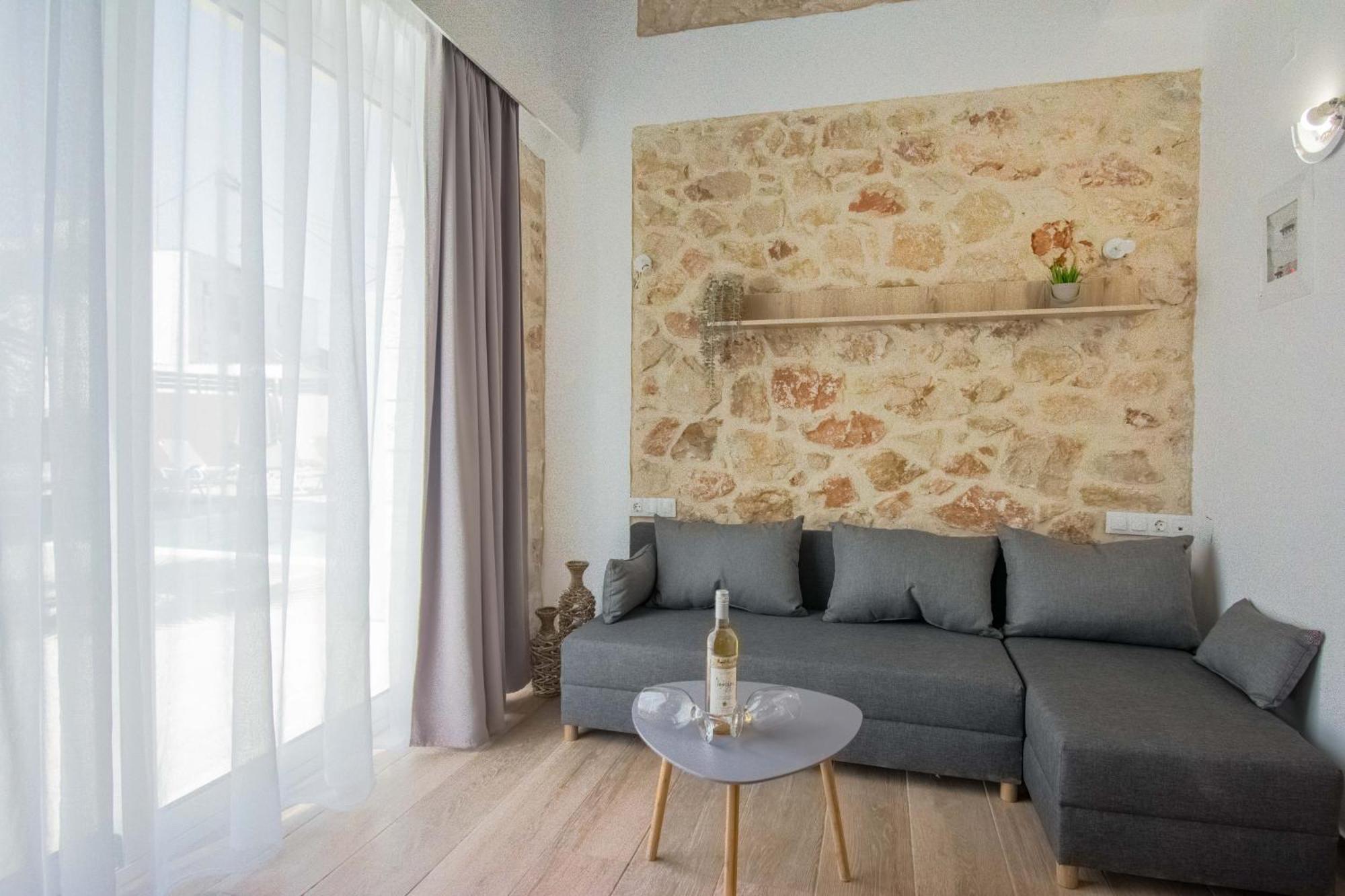 Michalianna Suites "By Checkin" Gouves Bagian luar foto